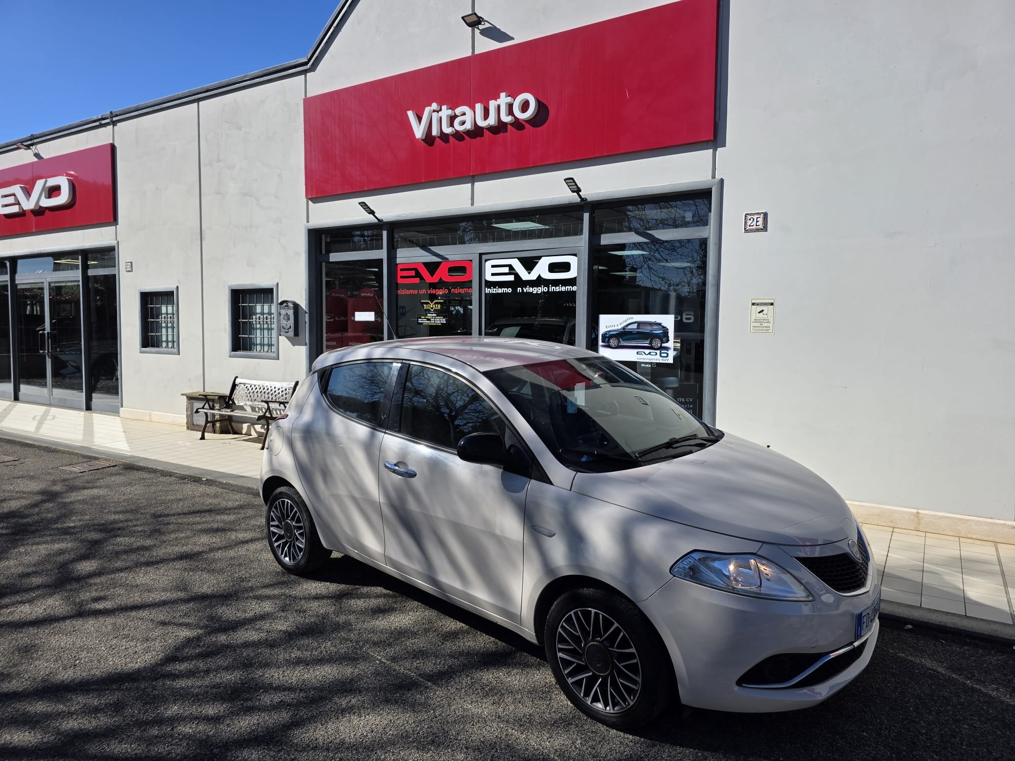 Lancia Ypsilon