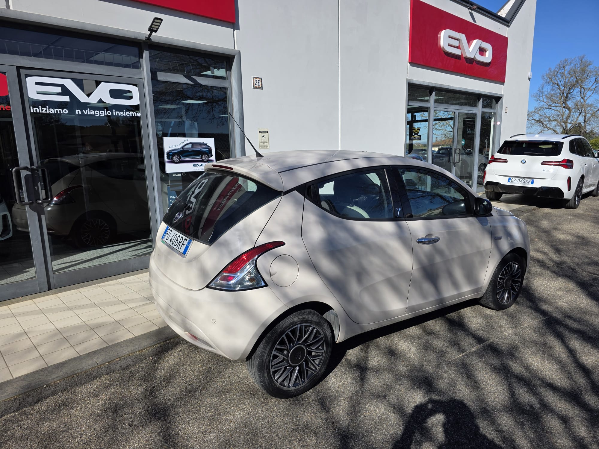 Lancia Ypsilon